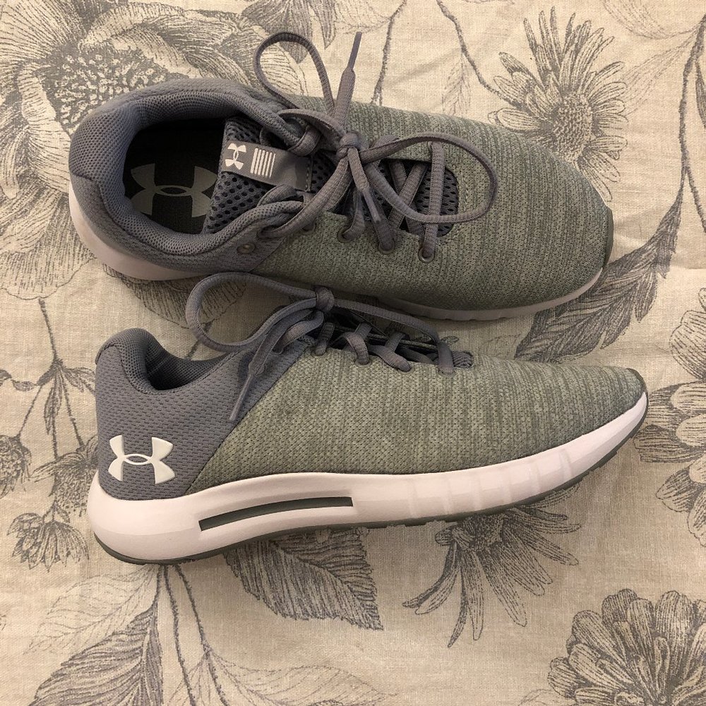 UNDER ARMOUR WOMEN’S MICRO G PURSUIT TWIST RUNNING